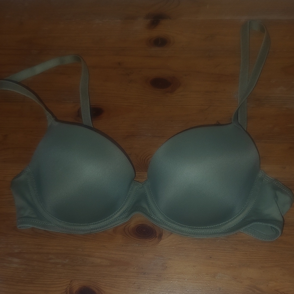 34A NWOT VS PINK Wear Everywhere Lightly Lined Olive Green Bra